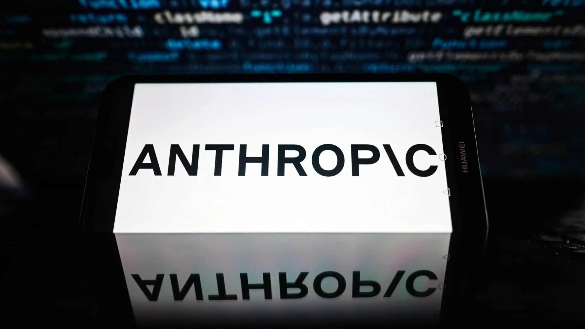 OpenAI adopts rival Anthropic’s standard for connecting AI models to data