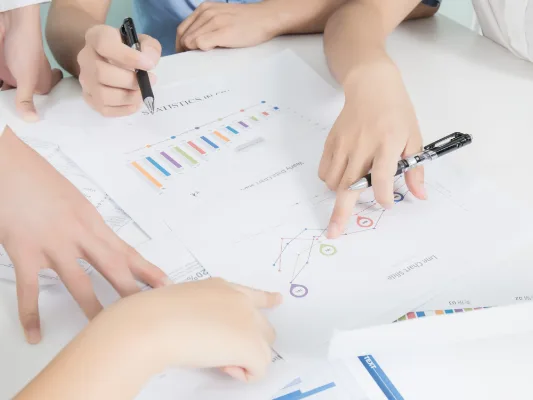 GDS HOLDINGS (GDS) Reports Q3 Loss, Tops Revenue Estimates
