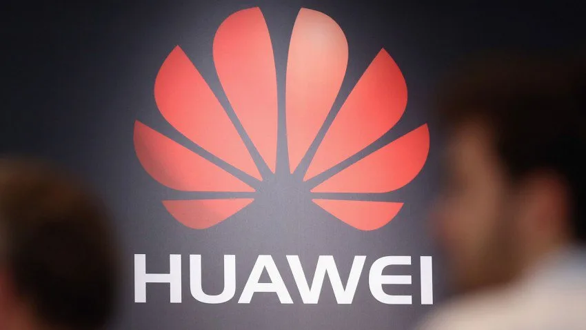 Czech warns mobile operators on using Huawei and ZTE