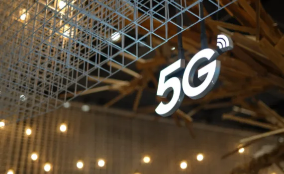 Three major Chinese telecommunucation operators are vying to build data centers to create efficient and intelligent digital bases